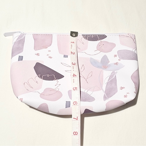 Neutrogena Crosshatch Printed Cosmetic Bag - Picture 3 of 6